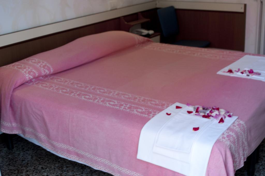מארוטה Hotel Niagara מראה חיצוני תמונה