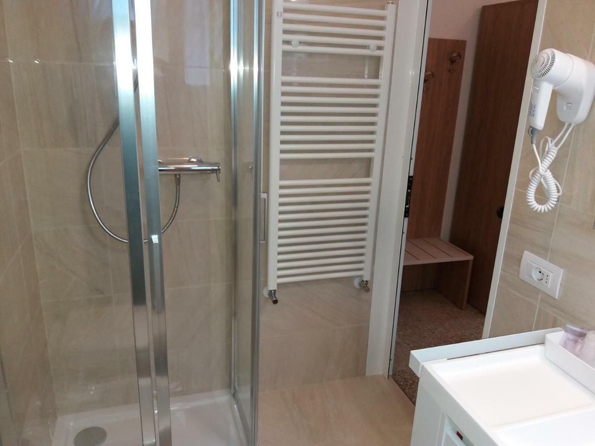 מארוטה Hotel Niagara מראה חיצוני תמונה